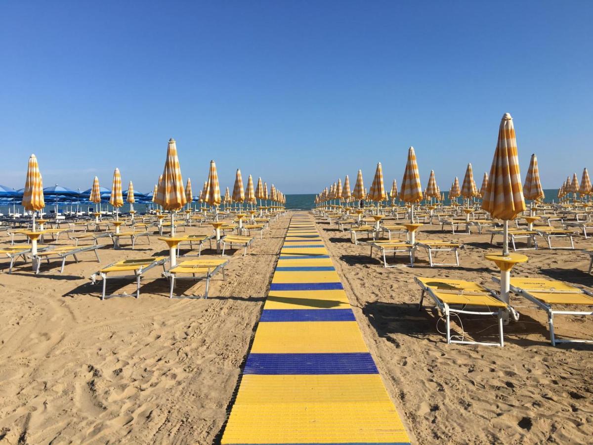 Апартаменты App. Marcopolo - 100Mt Dal Mare Лидо-ди-Езоло Экстерьер фото